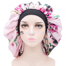 Bonnet en Soie Imprimé Rose